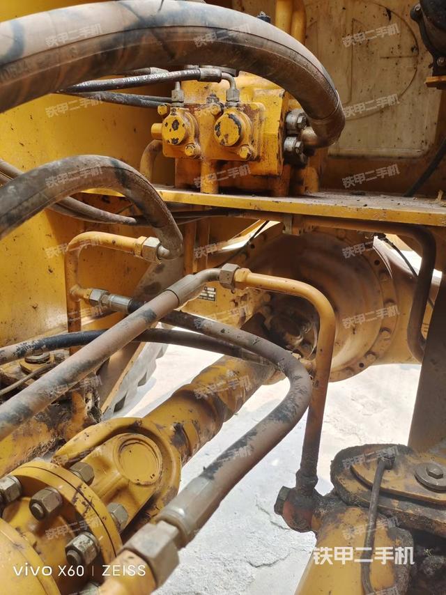 驾驶室操作台(整机外观及大件) 驾驶室操作台(整机外观及大件)