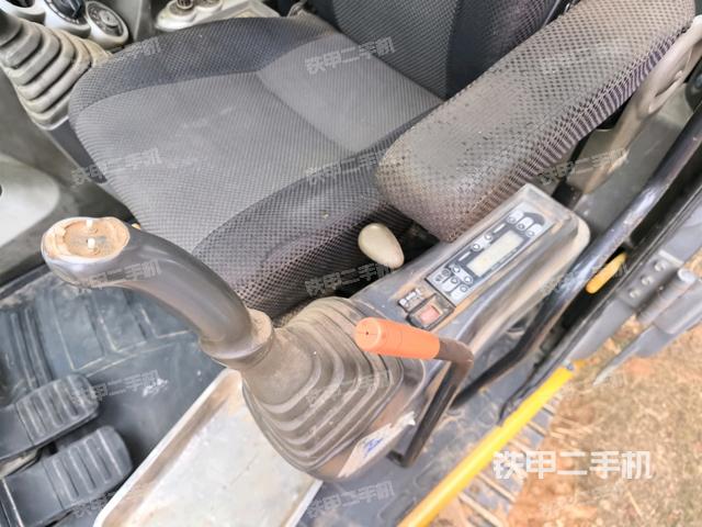 右側(cè)玻璃角標(biāo)（駕駛室部分）