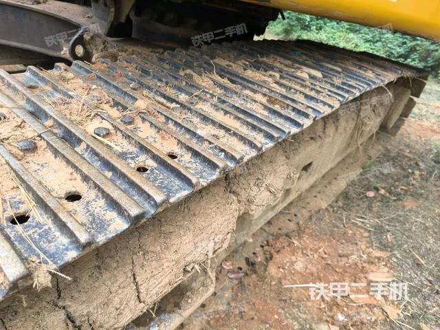 左驅(qū)動輪（行走機(jī)構(gòu)）