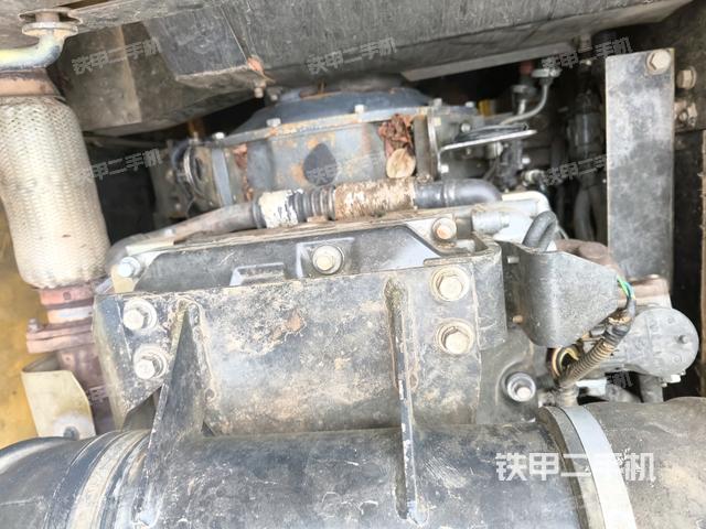 中央回轉(zhuǎn)接頭特寫（上車部件）