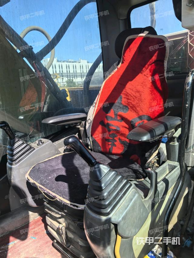 駕駛室整體（整機(jī)外觀）