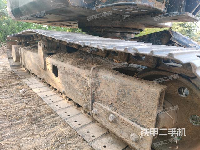 右側(cè)履帶整體?(行走機(jī)構(gòu)) 右側(cè)履帶整體?(行走機(jī)構(gòu))