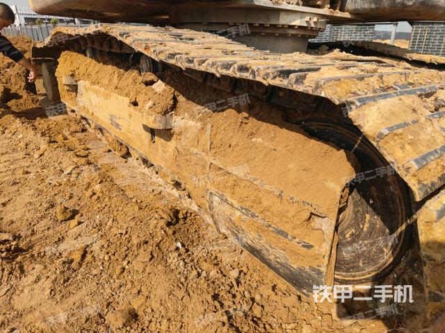 左側(cè)履帶整體?（行走機(jī)構(gòu)）