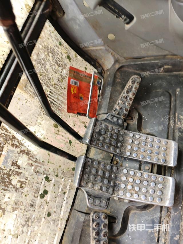 座椅右側(cè)控制臺/鑰匙門/油門/含右手柄（駕駛室部分）