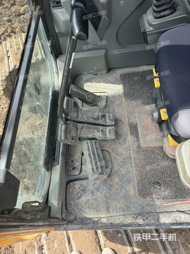 座椅左側(cè)控制臺(tái)/音響/含左手柄（駕駛室部分）