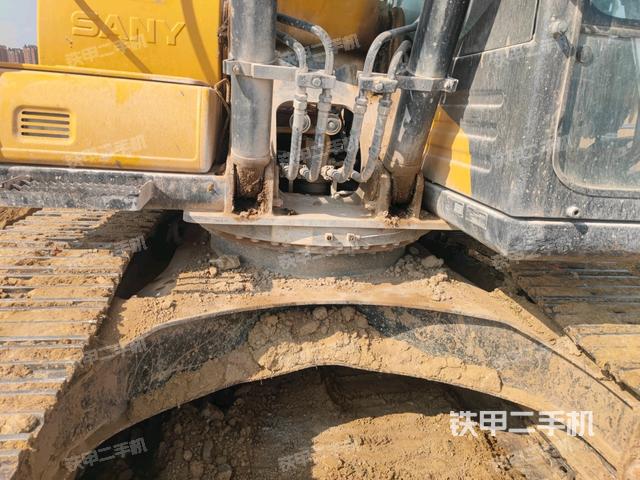 轉(zhuǎn)盤和下車架正前（工作和回轉(zhuǎn)裝置）