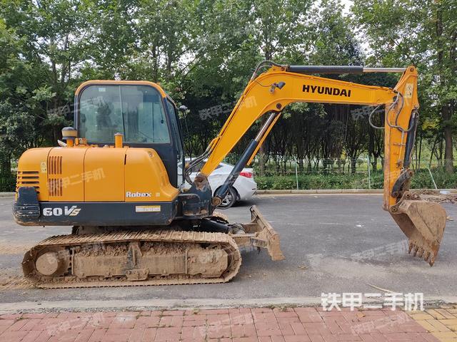 现代R 60VS挖掘机的设备实拍-第2张实拍照片