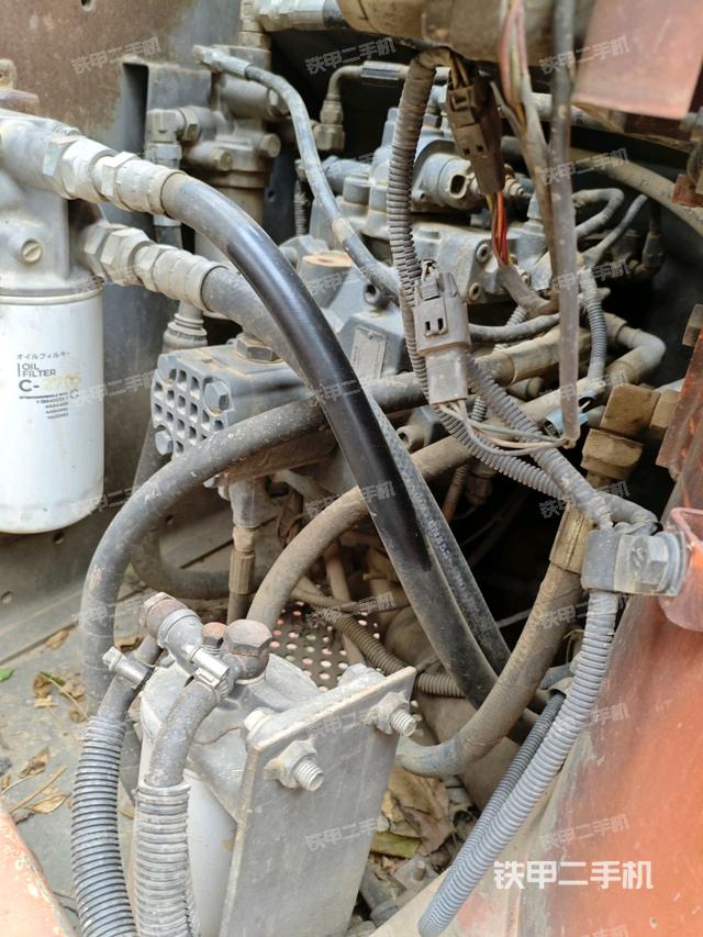 液壓泵斜45?左（大件艙室）