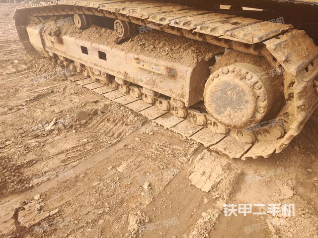 卡特彼勒329D2液压挖掘机的设备实拍-第3张实拍照片
