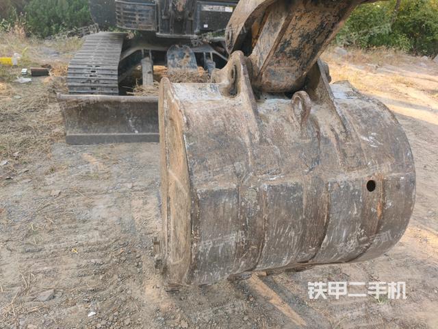 鏟斗45度(工作和回轉(zhuǎn)裝置) 鏟斗45度(工作和回轉(zhuǎn)裝置)