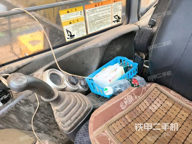 后窗玻璃角標(biāo)（駕駛室部分）