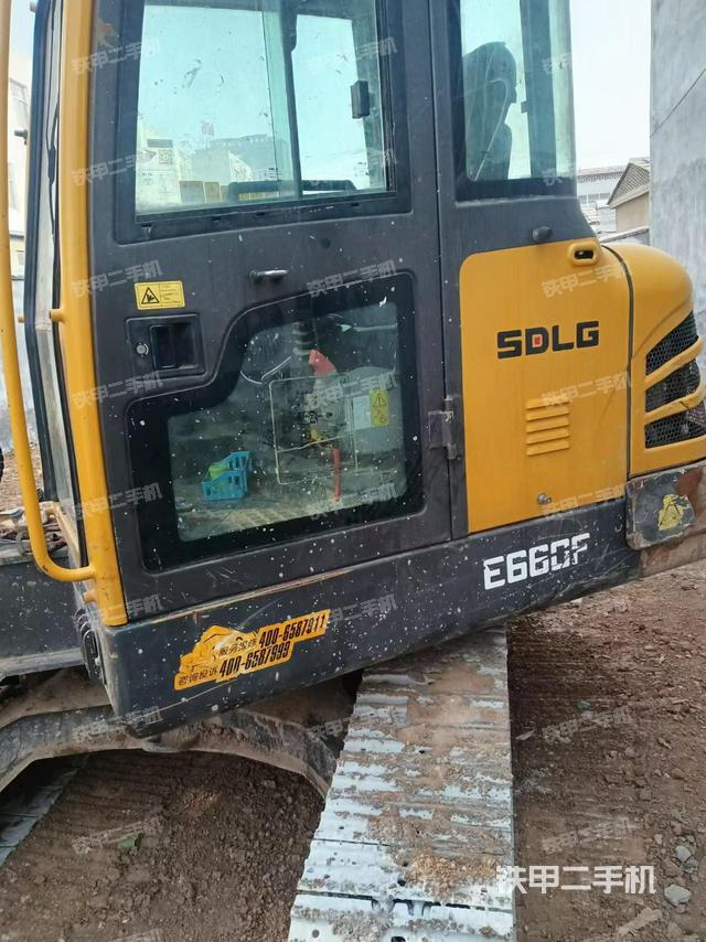 驾驶室整体(整机外观) 驾驶室整体(整机外观)