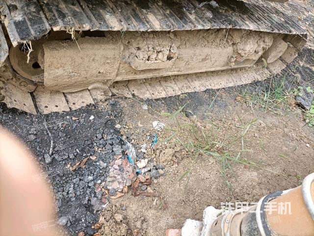 右側(cè)履帶整體?（行走機(jī)構(gòu)）