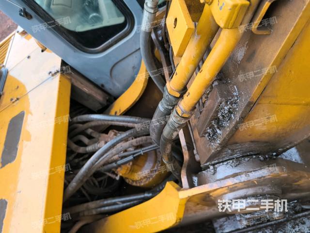 大臂背部俯視（工作和回轉(zhuǎn)裝置）