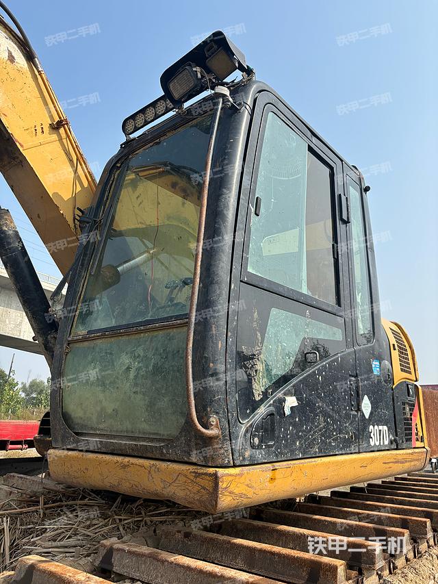 驾驶室整体（整机外观）