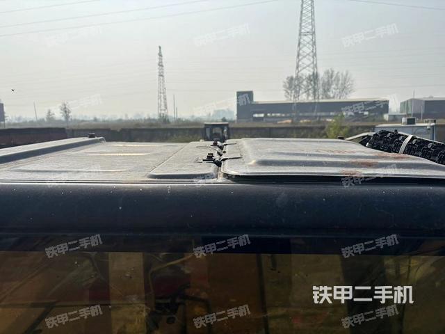 驾驶室顶部（整机外观）