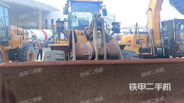 駕駛室工作臺(tái)（整機(jī)外觀及大件）