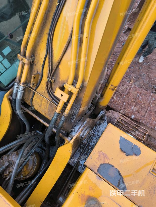 大臂油缸整體?豎拍（工作和回轉(zhuǎn)裝置）