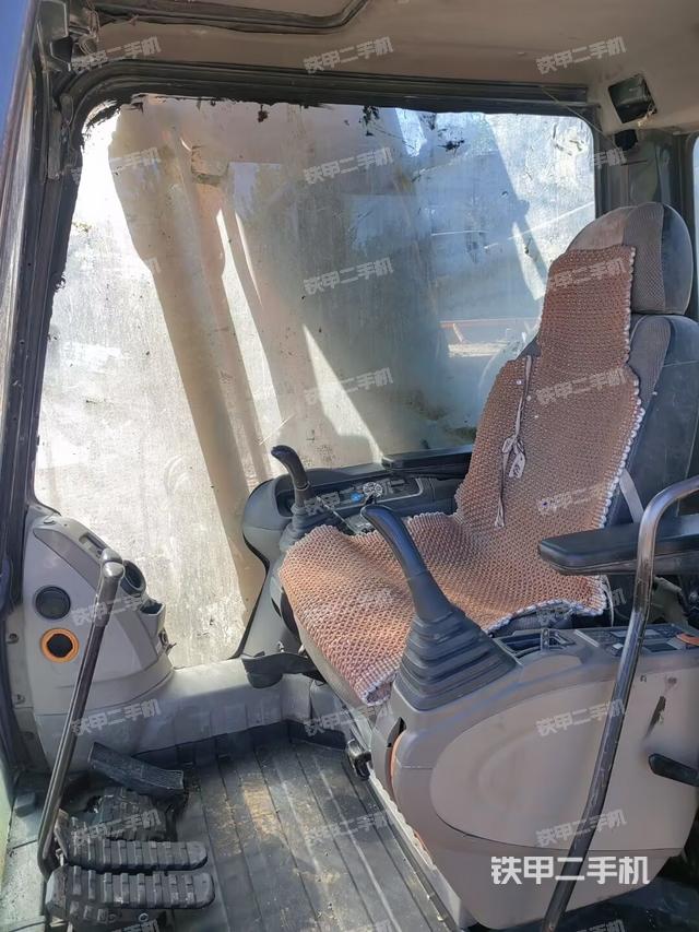 駕駛室整體（整機(jī)外觀）