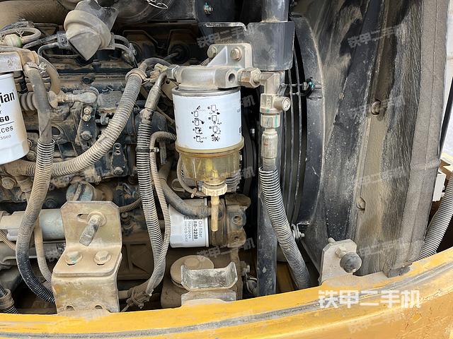 回轉(zhuǎn)馬達和主控閥（整機外觀）