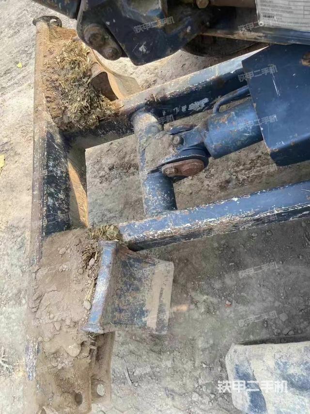 回轉馬達和主控閥（整機外觀）