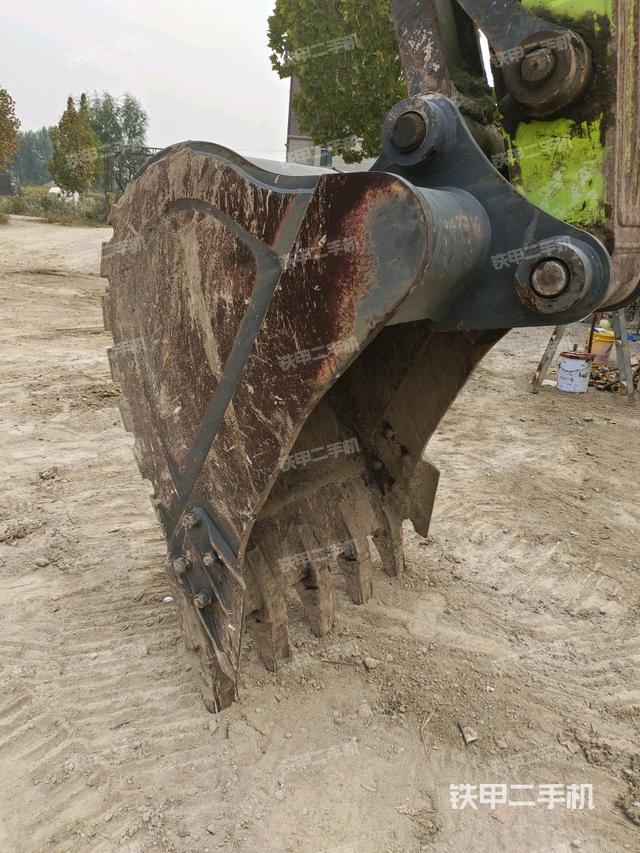 鏟斗右后整體（工作和回轉(zhuǎn)裝置）