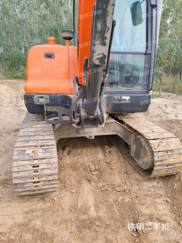 轉(zhuǎn)盤和下車架正前（工作和回轉(zhuǎn)裝置）