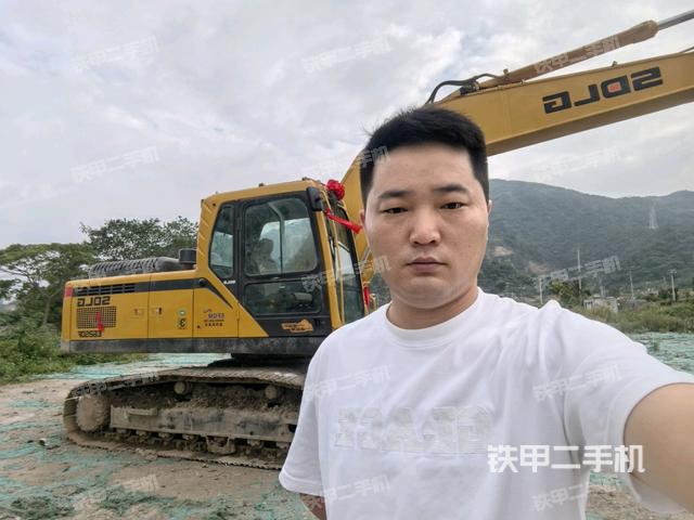 山东临工E6250F挖掘机的设备实拍-第1张实拍照片