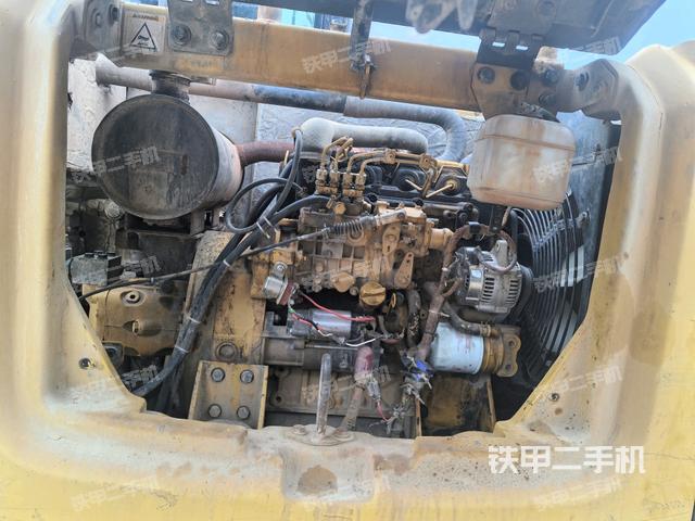 發(fā)動(dòng)機(jī)室（上車(chē)部件）