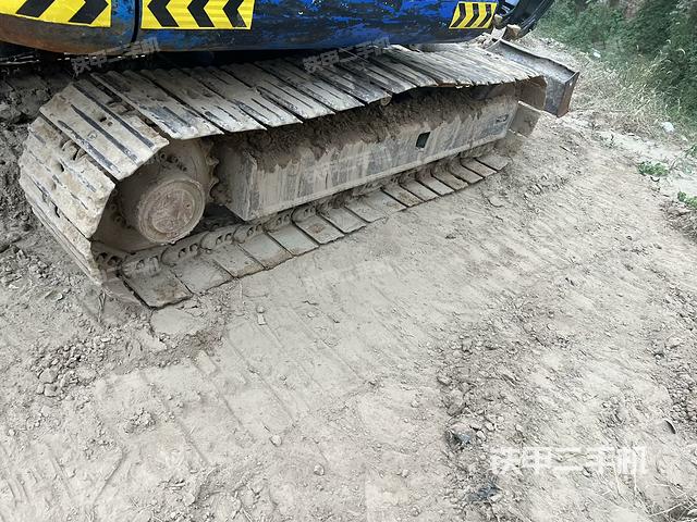 單側(cè)履帶整體（整機(jī)外觀）