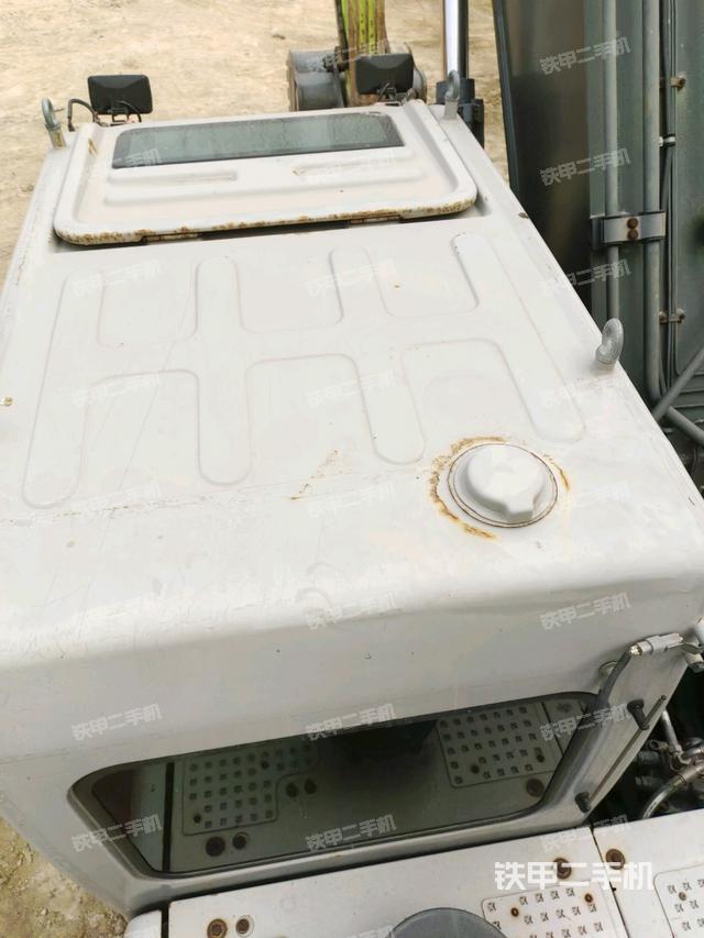 駕駛室頂部俯視（上車(chē)部件）