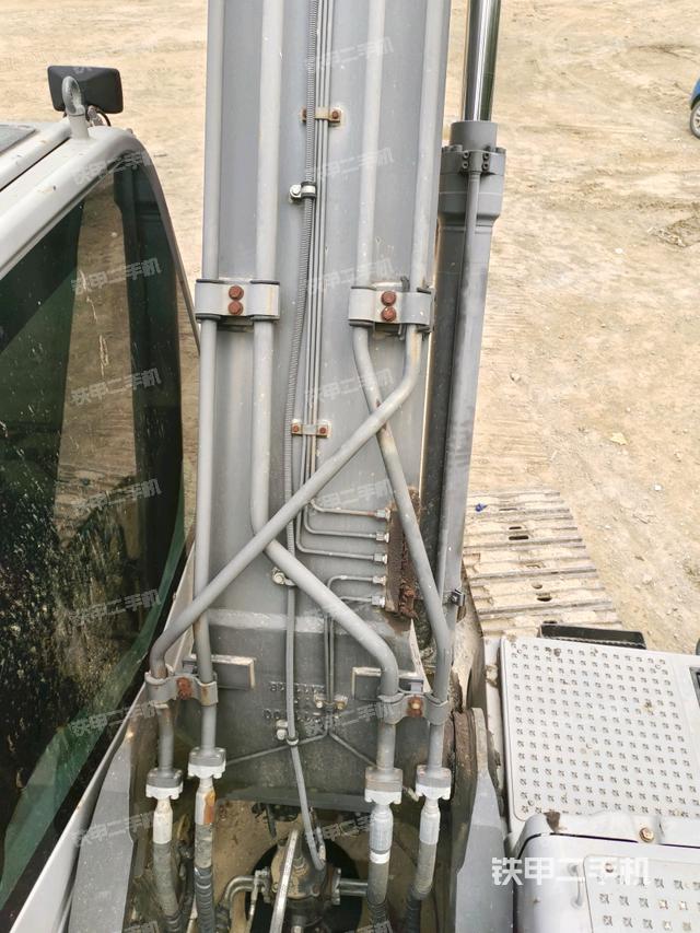 大臂背部俯視（工作和回轉(zhuǎn)裝置）