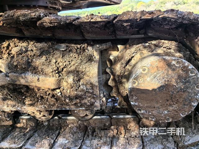 單側(cè)履帶整體（整機(jī)外觀）