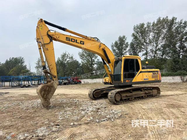 山東臨工LG6225E挖掘機(jī)