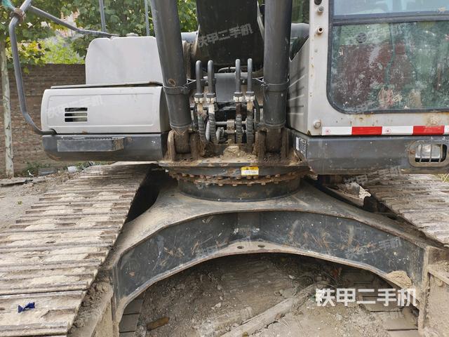 轉(zhuǎn)盤(pán)和下車(chē)架正前（工作和回轉(zhuǎn)裝置）