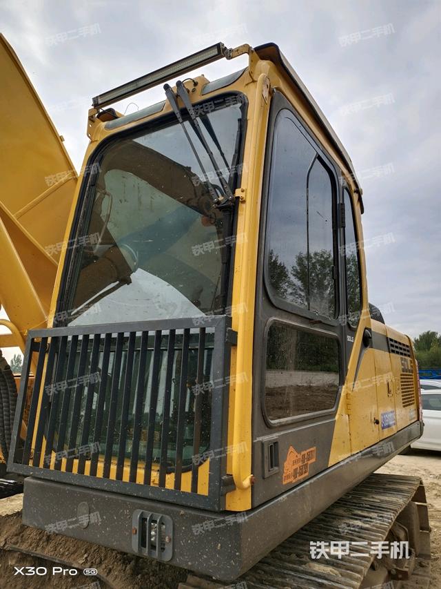 駕駛室整體（整機(jī)外觀）