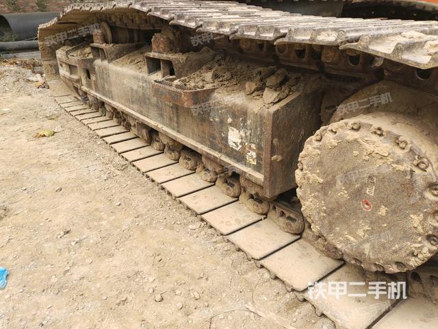 左側(cè)履帶整體?（行走機(jī)構(gòu)）