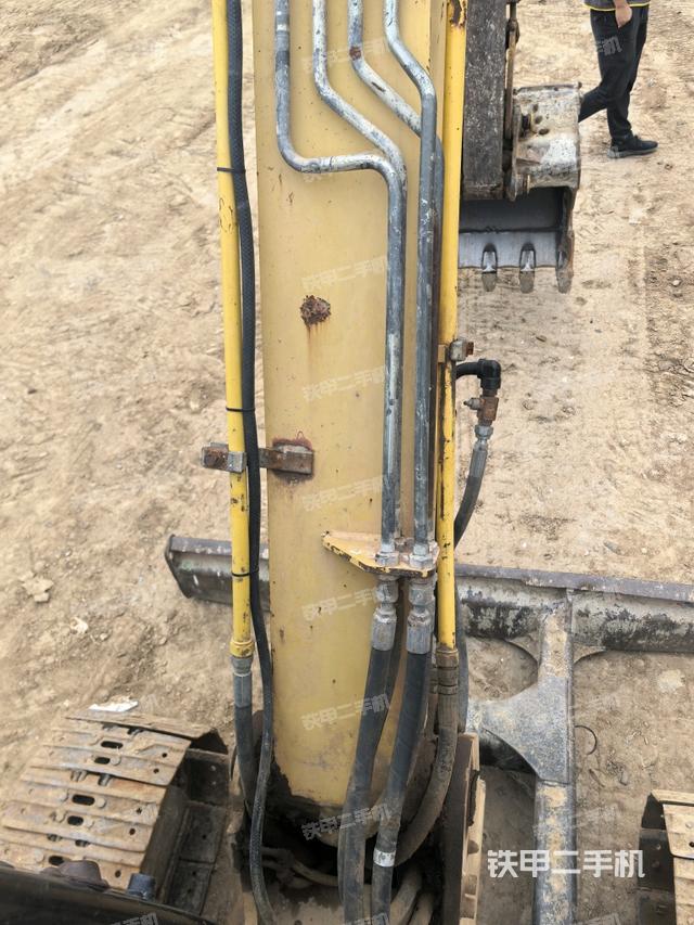 大臂背部俯視（工作和回轉(zhuǎn)裝置）