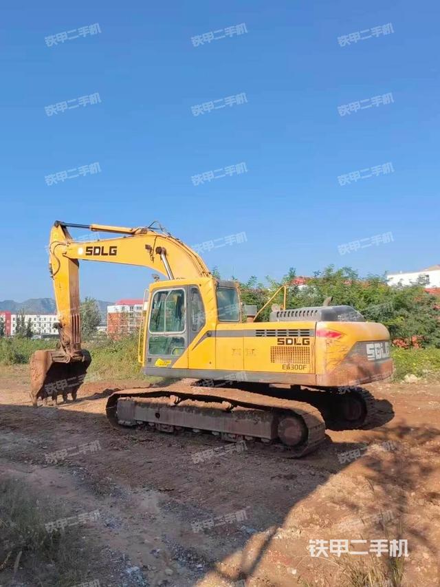 山東臨工LG6250E挖掘機(jī)