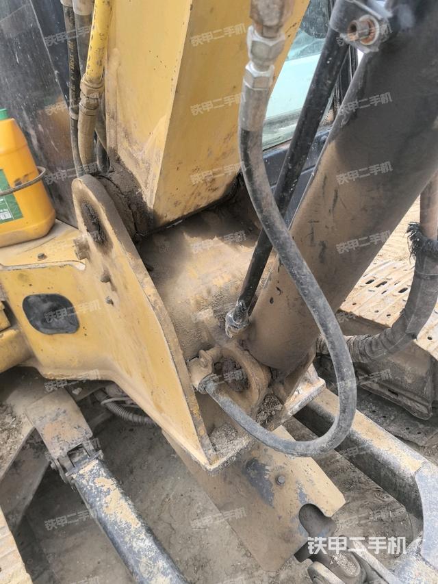 大臂根部?斜（工作和回轉(zhuǎn)裝置）