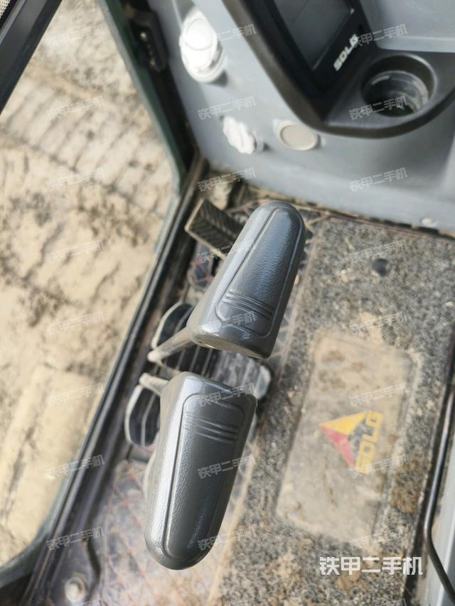  驾驶室正侧（驾驶室部分）