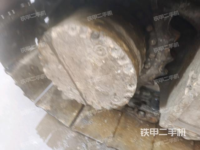 右驅(qū)動輪（行走機構(gòu)）