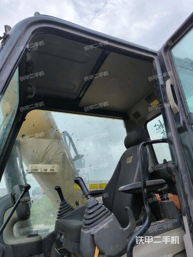 左后方玻璃角标（驾驶室部分）