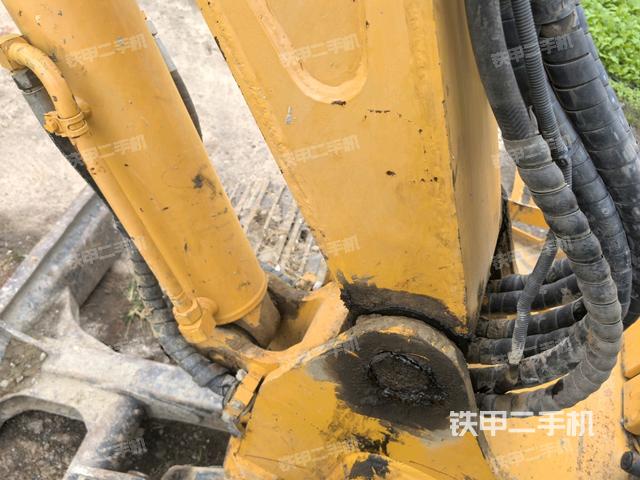 大臂根部?斜（工作和回轉(zhuǎn)裝置）