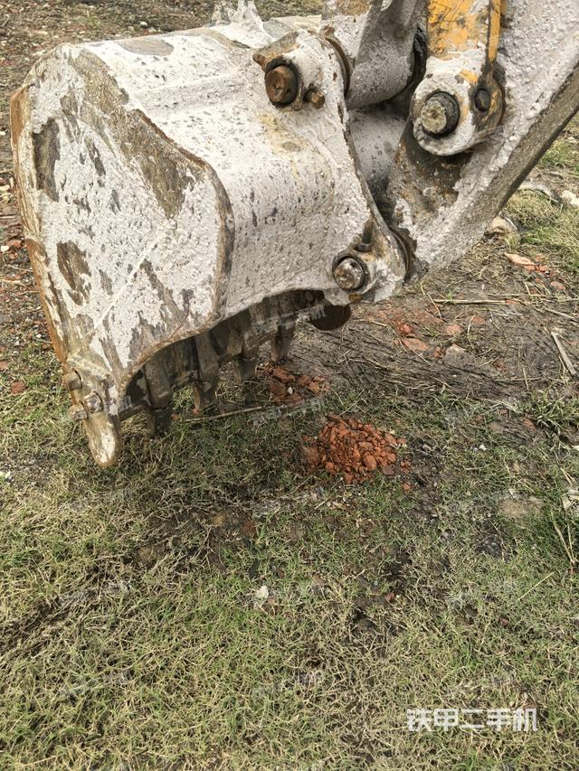 鏟斗右后整體（工作和回轉(zhuǎn)裝置）