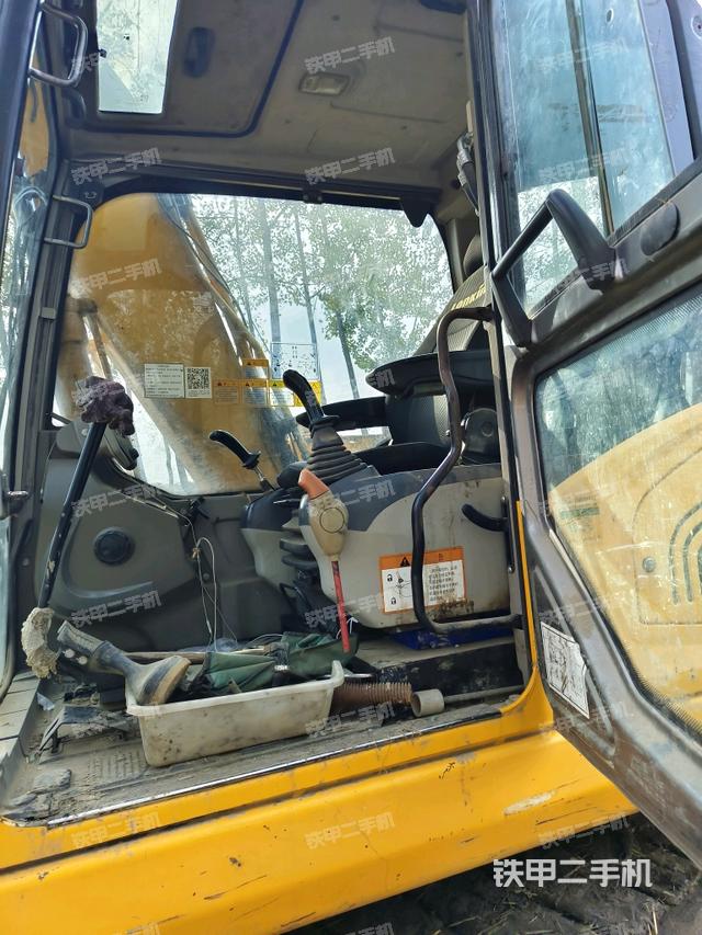 后窗玻璃角标（驾驶室部分）