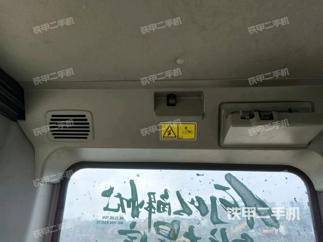 后窗玻璃角标（驾驶室部分）