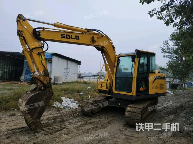 大臂整体 右侧（工作和回转装置）