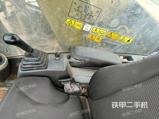 座椅右侧控制台/钥匙门/油门/含右手柄（驾驶室部分）