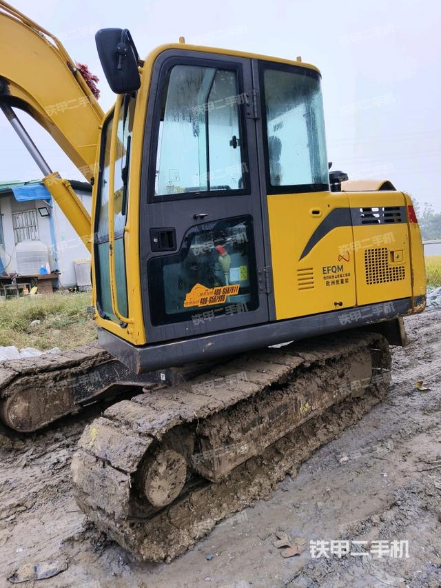 转盘和下车架正前（工作和回转装置）